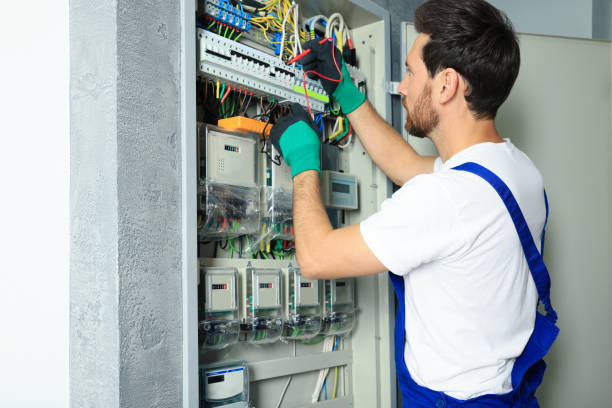 Best Circuit Breaker Repair  in Eagle Lake, FL